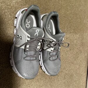 On cloud Womens Running Shoe Size 7.5